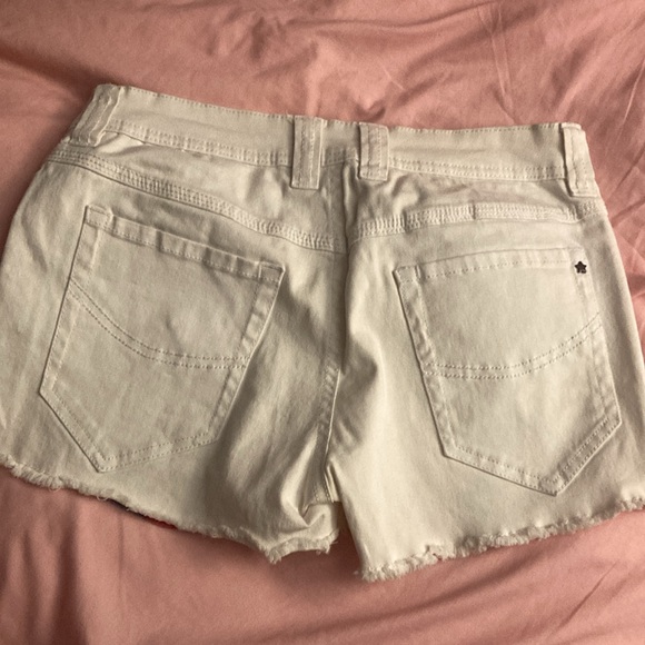 Venus Jean shorts size 2 - Picture 4 of 4